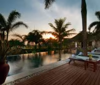 Villa Coraffan, Piscine au coucher du soleil