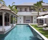 Вилла Adasa, Вид вилла с бассейном