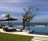 Villa Babar, Pool mit Blick auf den Ozean