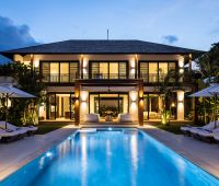 Villa Gendang, Villa de nuit